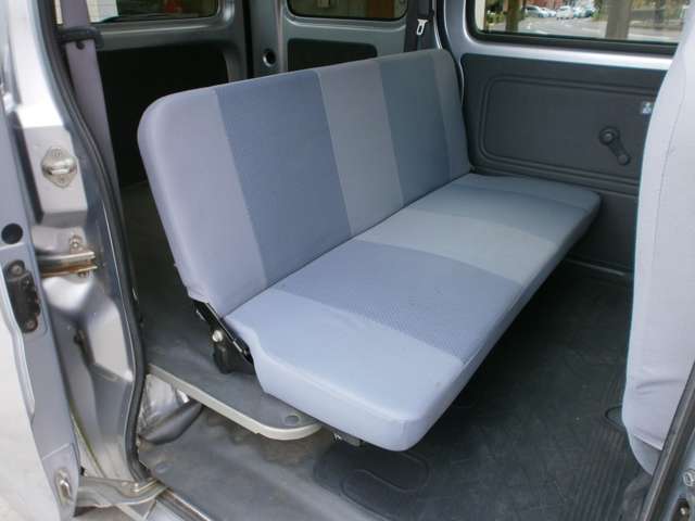 Daihatsu Hijet Cargo 12