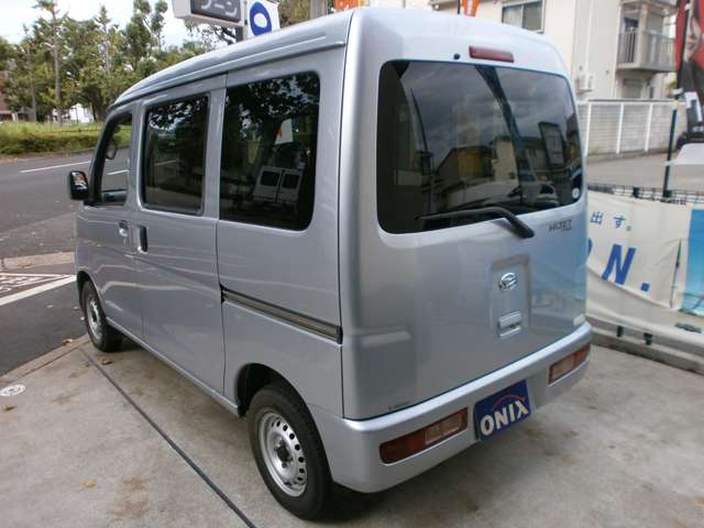 Daihatsu Hijet Cargo 3
