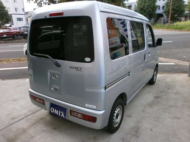 Daihatsu Hijet Cargo 4