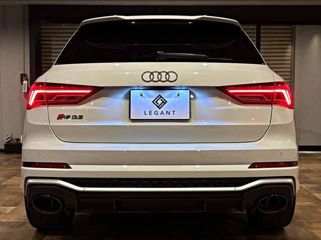 Audi RS Q3 11