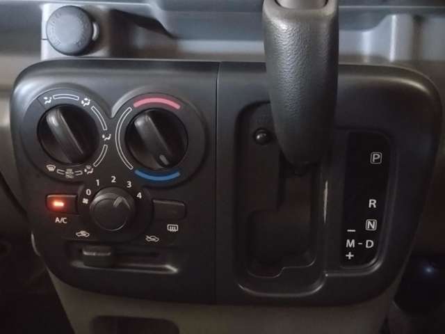 Nissan NV100 Clipper 12