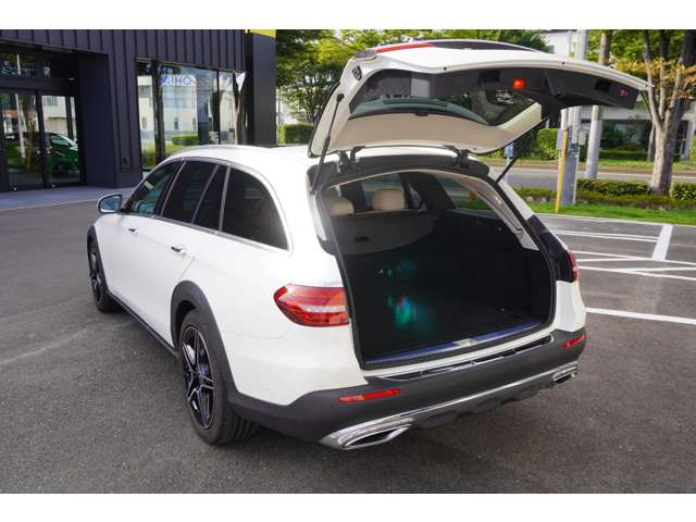 Mercedes-Benz E-Class All-Terrain 8