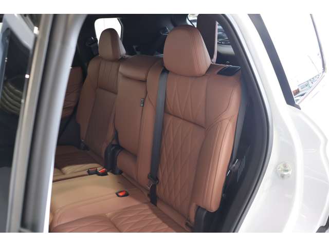 Mitsubishi Outlander 7