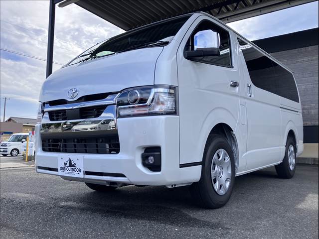 Toyota Hiace Van 12