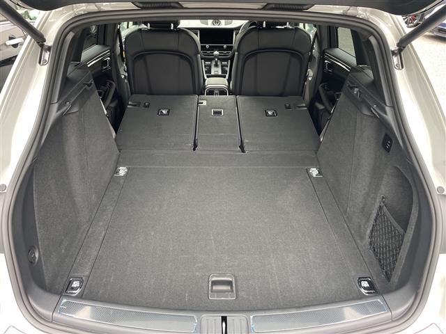 Porsche Macan 11