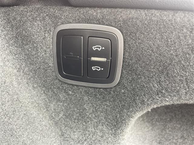 Porsche Macan 12