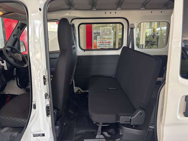 Daihatsu Hijet Cargo 7