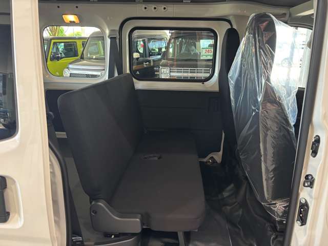 Daihatsu Hijet Cargo 9
