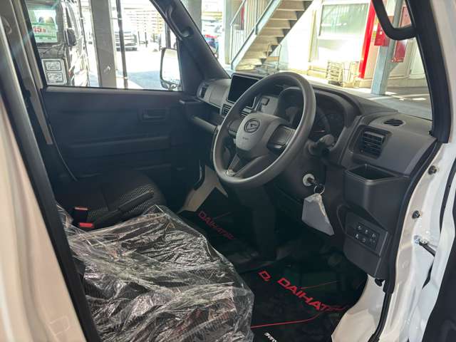 Daihatsu Hijet Cargo 10