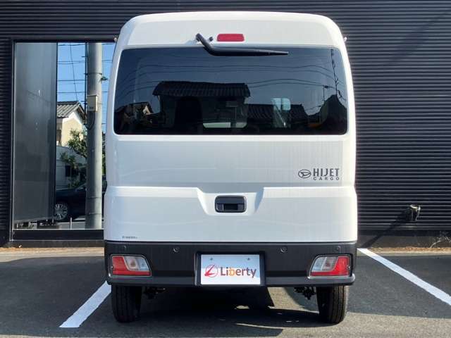 Daihatsu Hijet Cargo 11