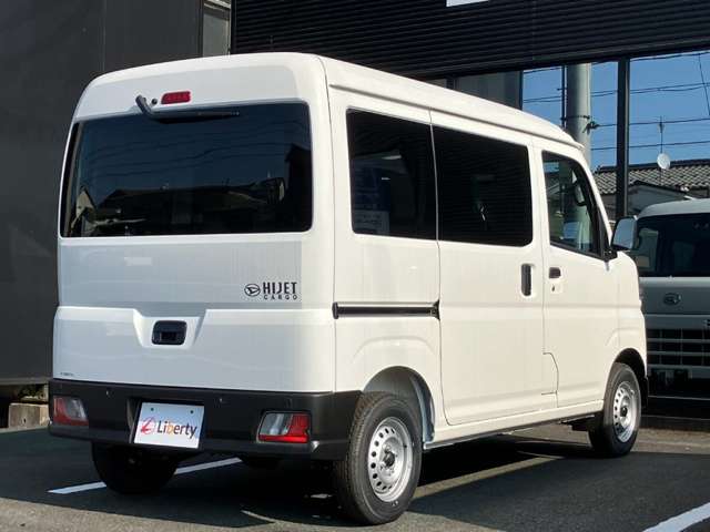 Daihatsu Hijet Cargo 12