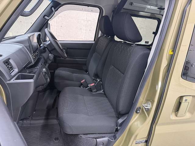 Daihatsu Atrai 11