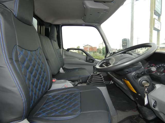 Hino Dutro 12