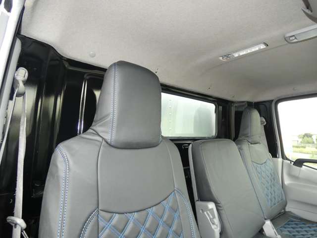 Hino Dutro 13