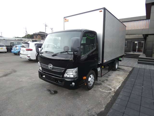 Hino Dutro 4