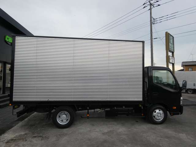 Hino Dutro 5
