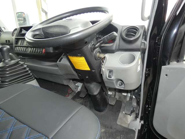 Hino Dutro 11