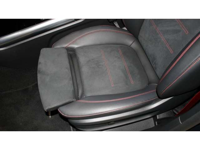 Mercedes-Benz GLA-Class 9