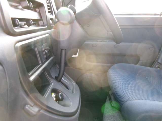 Daihatsu Hijet Cargo 11