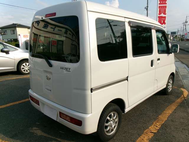 Daihatsu Hijet Cargo 5