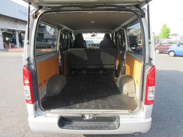 Toyota Regius Ace 12