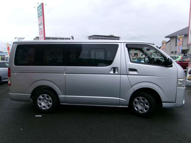 Toyota Regius Ace 4