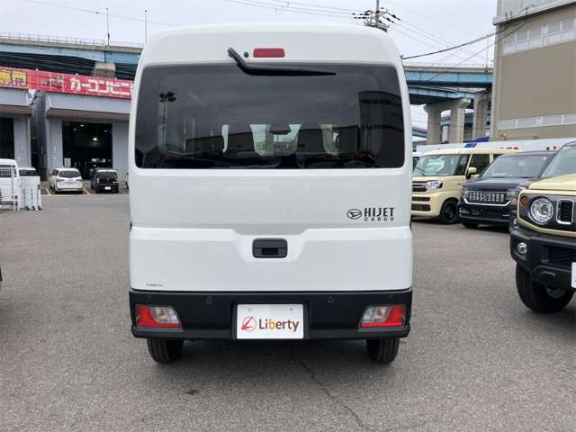 Daihatsu Hijet Cargo 11