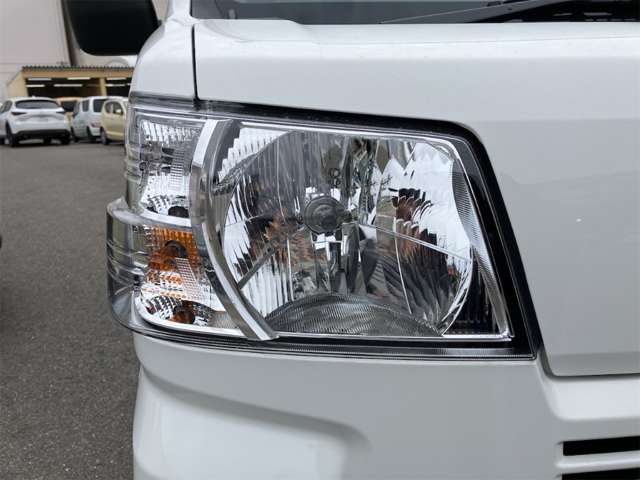 Daihatsu Hijet Cargo 7