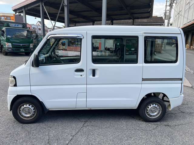 Mitsubishi Minicab Van 4