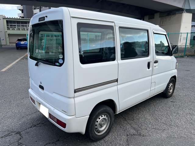 Mitsubishi Minicab Van 6