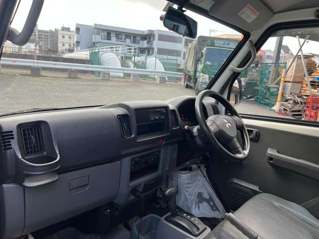 Mitsubishi Minicab Van 10
