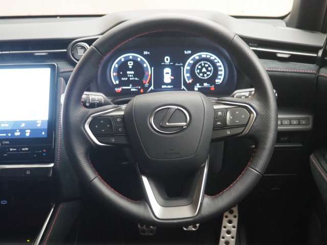 Lexus LBX 12