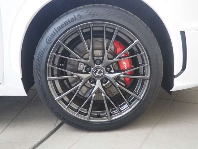 Lexus LBX 9
