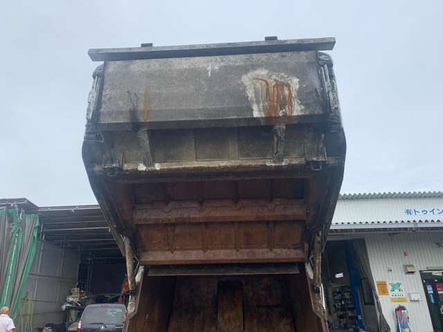 Isuzu Elf 11