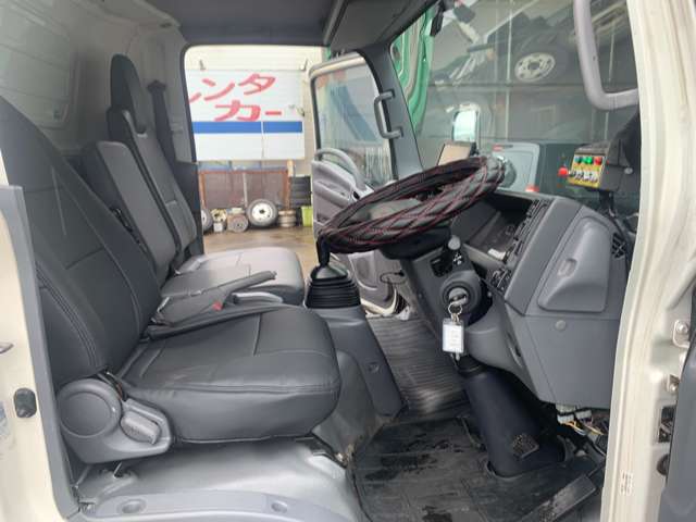Isuzu Elf 12