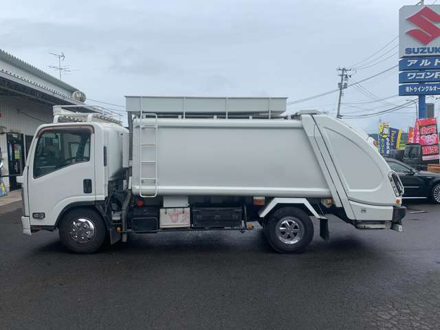 Isuzu Elf 4