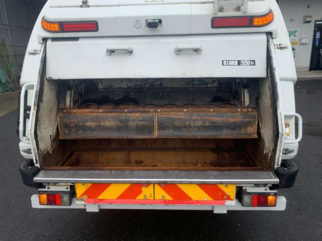 Isuzu Elf 9