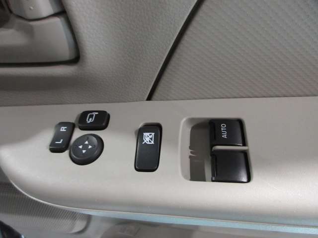 Nissan NV100 Clipper 12