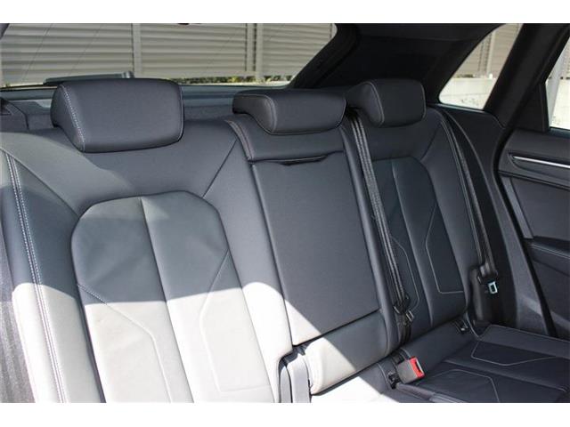 Audi Q3 11