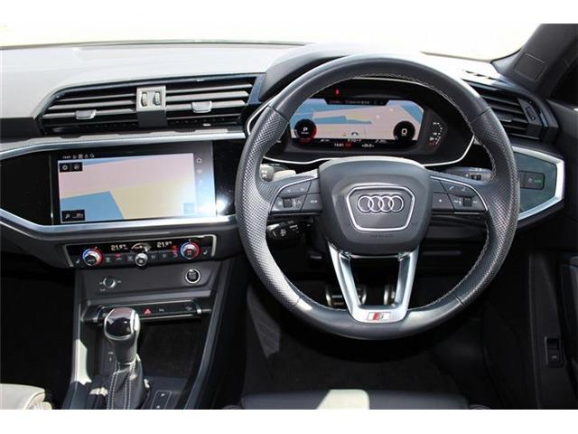 Audi Q3 12