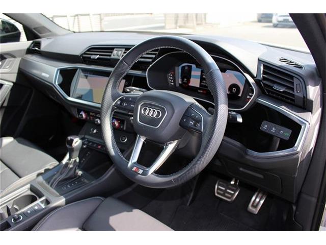 Audi Q3 9