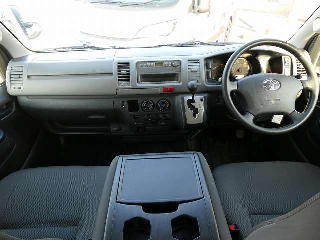 Toyota Hiace Van 3