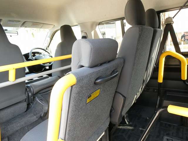 Toyota Hiace Van 9