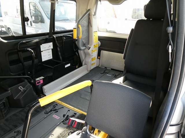 Toyota Hiace Van 10