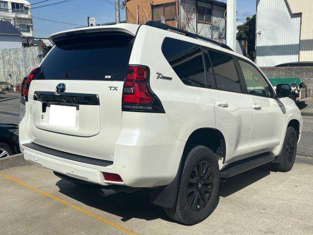 Toyota Land Cruiser Prado 6