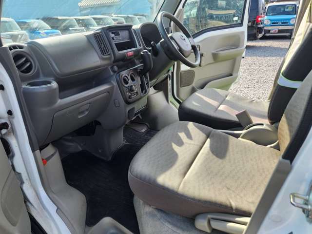 Nissan NV100 Clipper 12