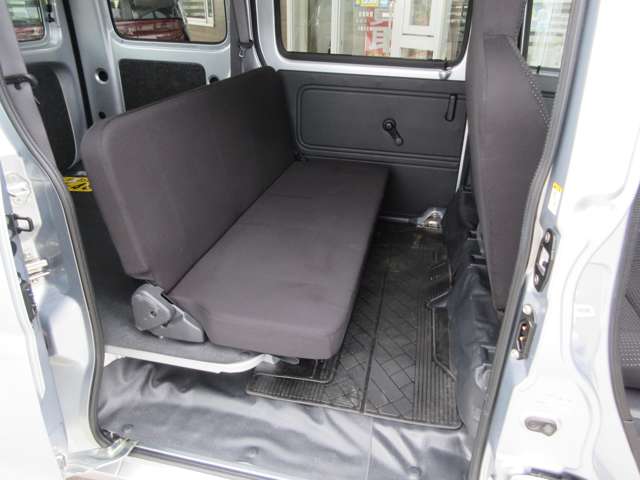 Daihatsu Hijet Cargo 10