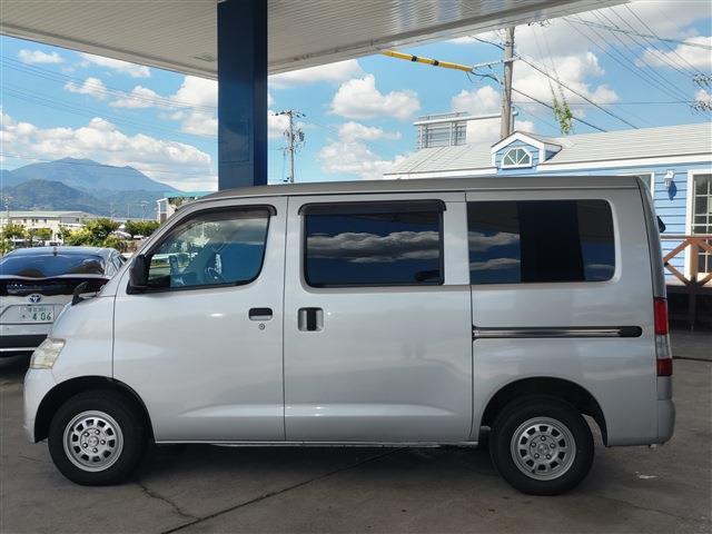 Toyota Town Ace Van 8
