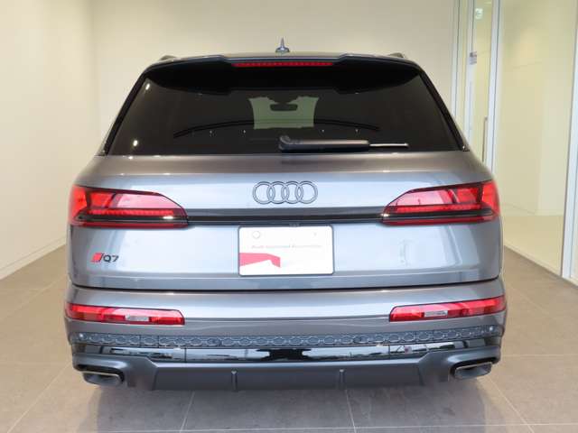 Audi Q7 11