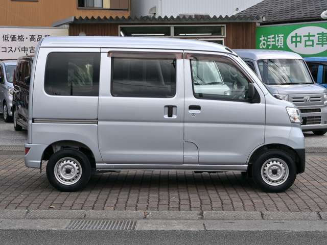 Daihatsu Hijet Cargo 7